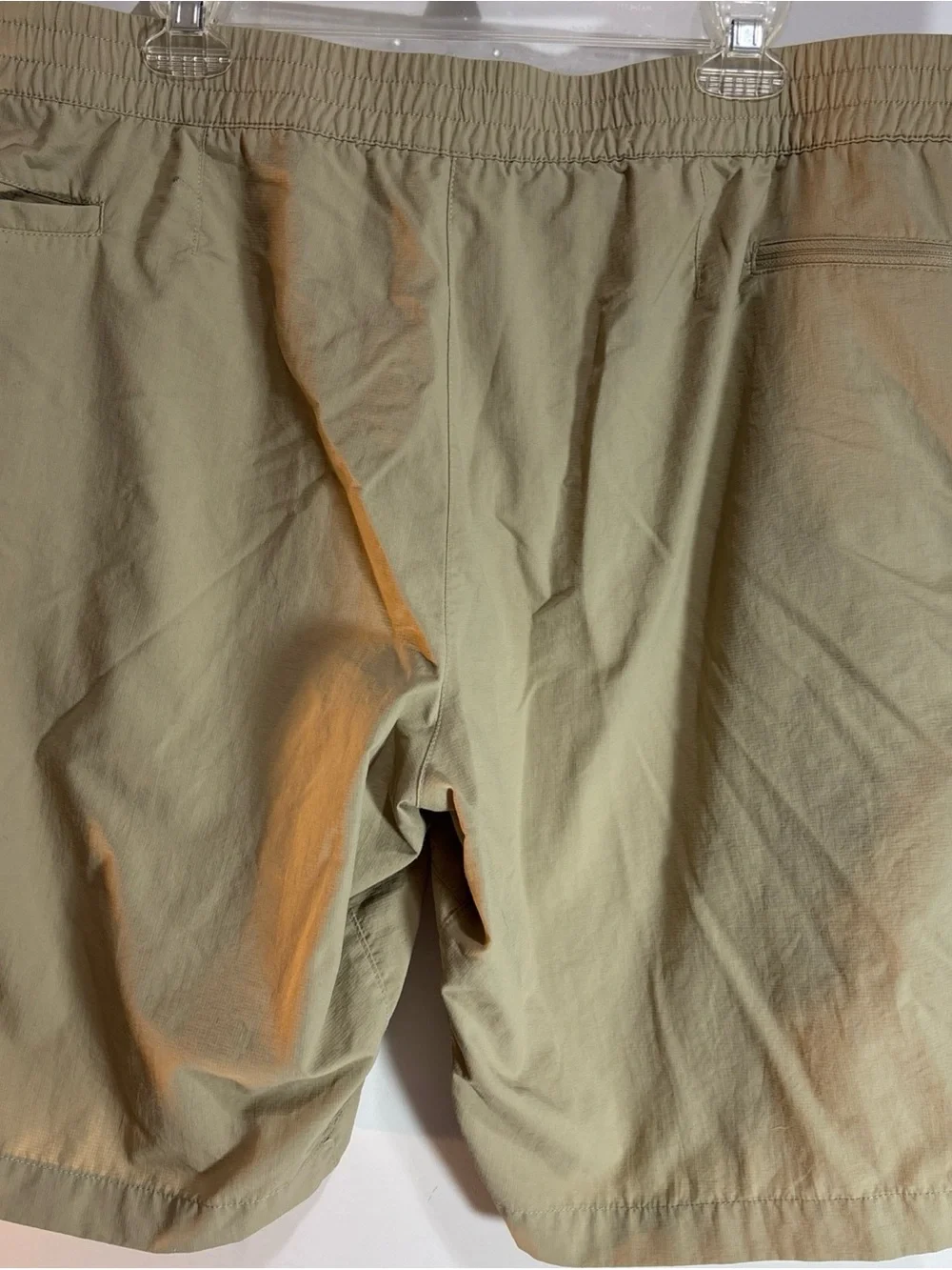 The North Face Men’s Khaki Lightweight Outdoor Shorts. 1171